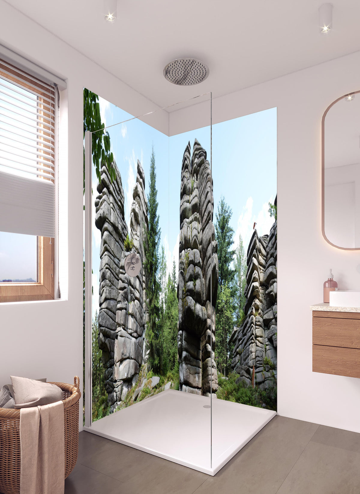 Duschrückwand - Fichtelgebirge - Drei Brüder in hellem Badezimmer mit Regenduschkopf - zweiteilige Eck-Duschrückwand