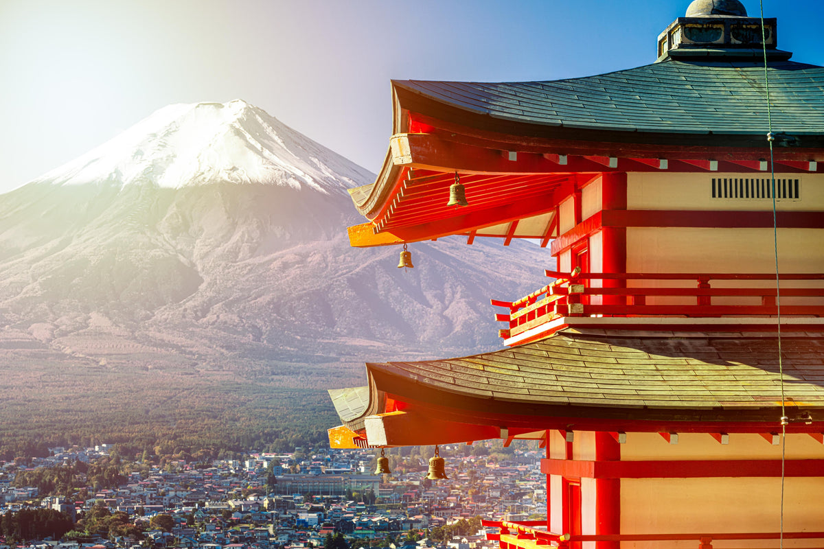 Duschrückwand-Sonnenaufgang des Berges Fuji und rote Pagode