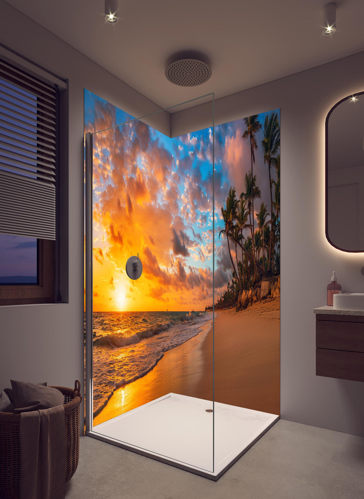 Duschrückwand - Paradiesischer Strand Coson in hellem Badezimmer mit Regenduschkopf - zweiteilige Eck-Duschrückwand