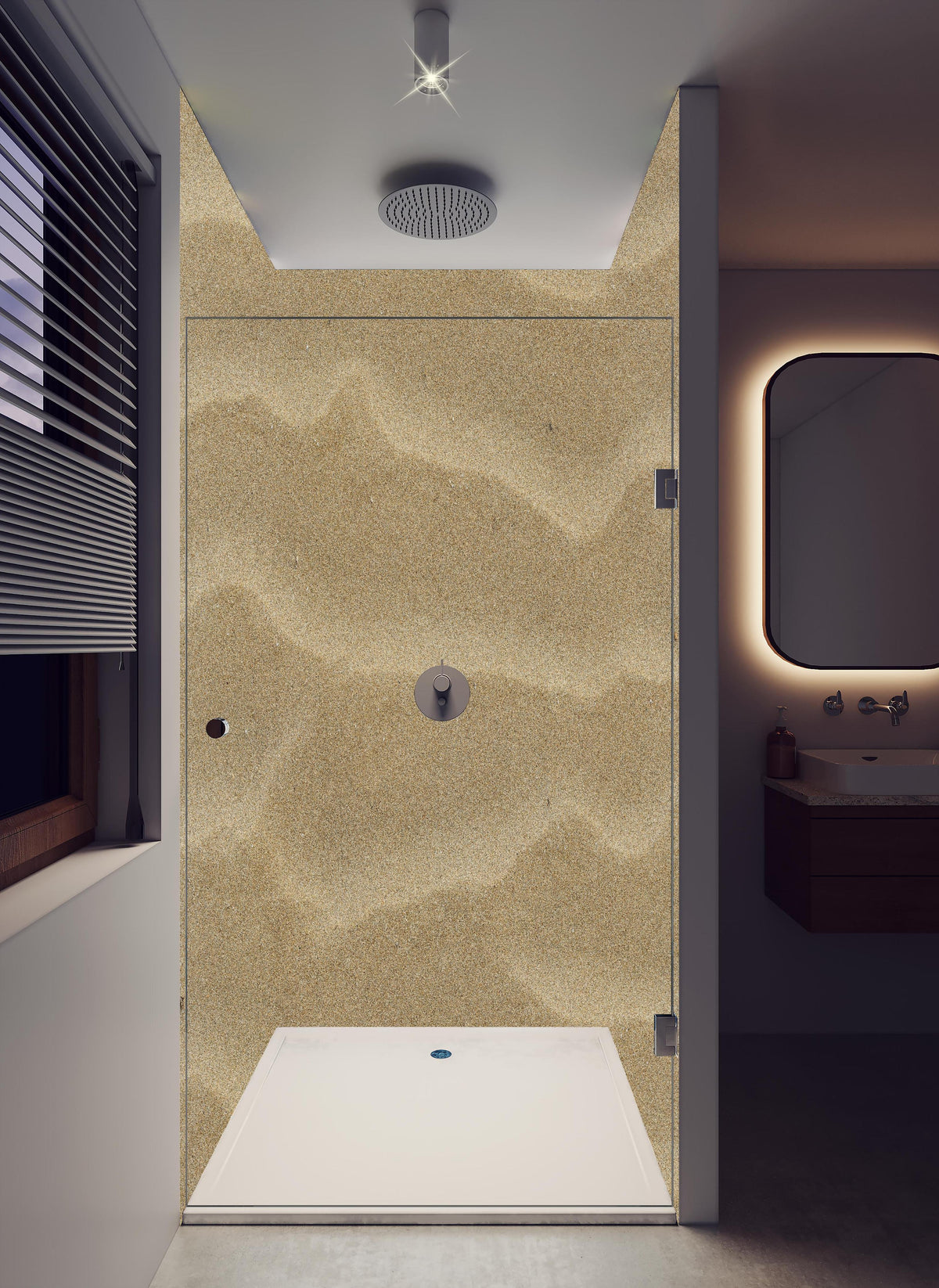 Duschrückwand - Sandstrand in hellem Badezimmer mit Regenduschkopf - zweiteilige Eck-Duschrückwand
