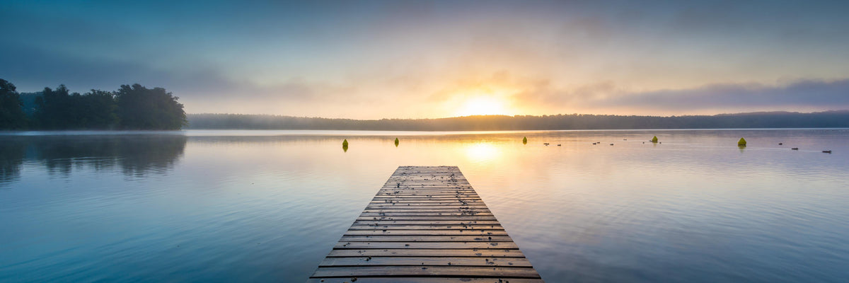 Küchenrückwand-Sonnenaufgang am See mit Nebel