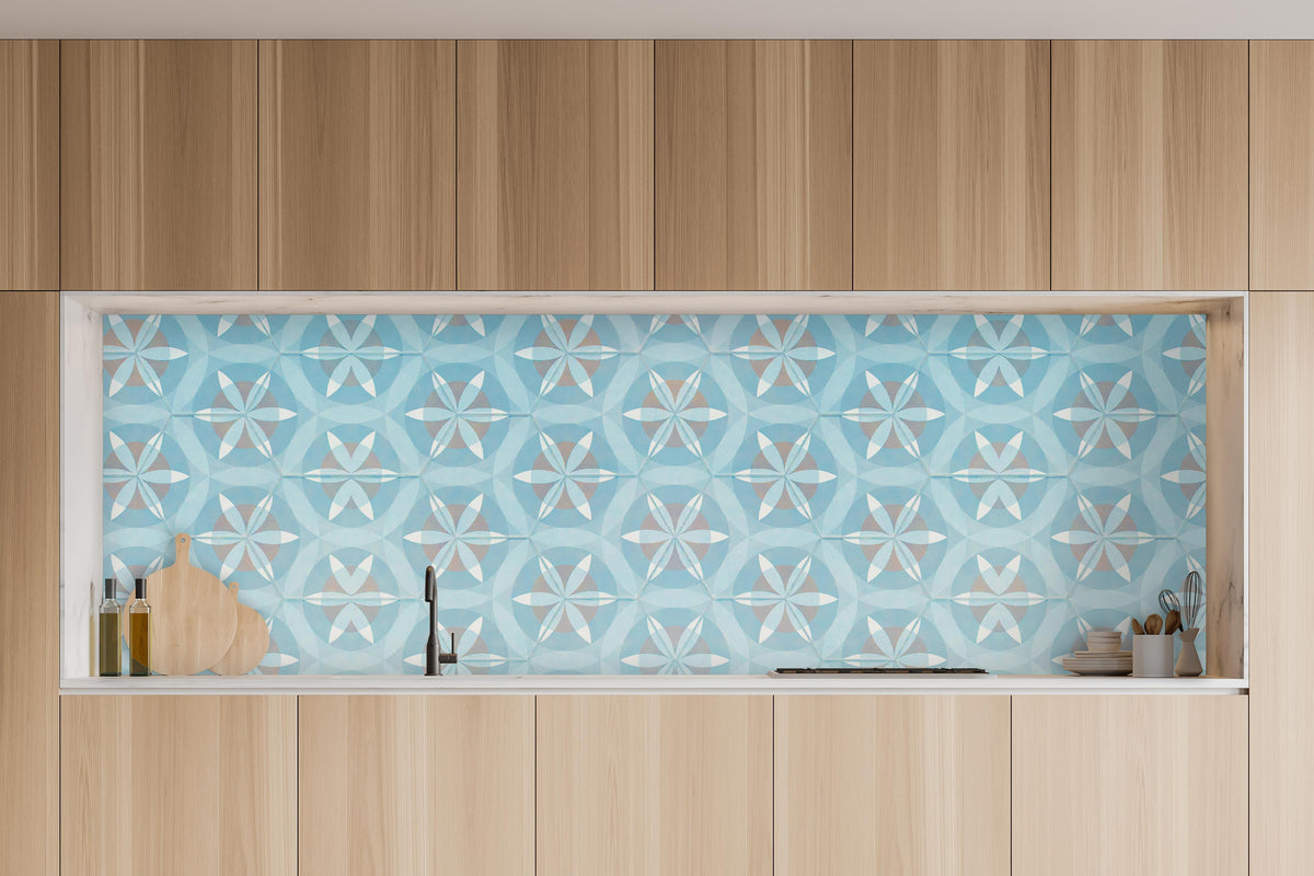 Küche - Türkis-Braun Vintage geometrisch Mosaik in charakteristischer Vollholz-Küche mit modernem Gasherd