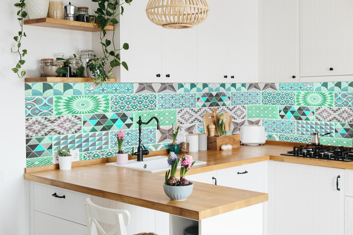 Küche - Vintage geometrisch Mosaik in lebendiger Küche mit bunten Blumen