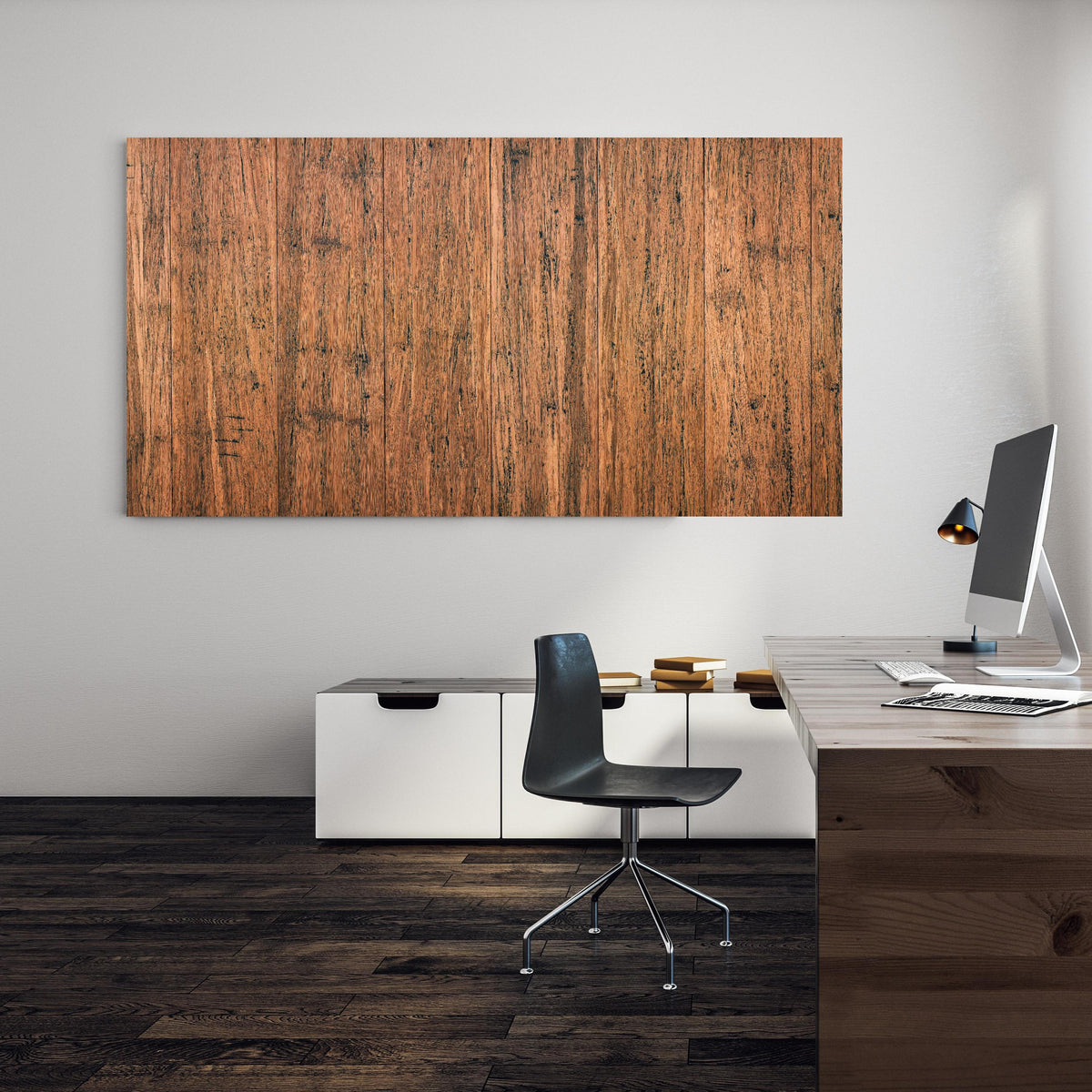Office Poster - Dunkelbraunes rustikales Holzbrett an einer Wand in minimalistisch eingerichtetem Heim-Büro