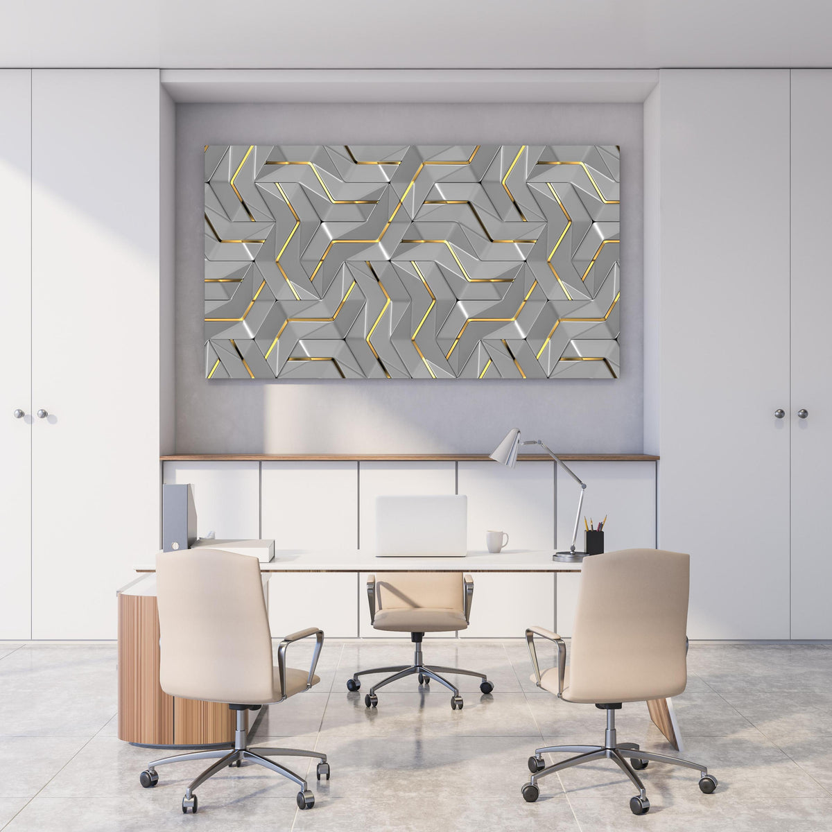 Office Poster - Moderne Wandtextur - Gold Akzente hinter weißem Holzschreibtisch mit Tischlampe