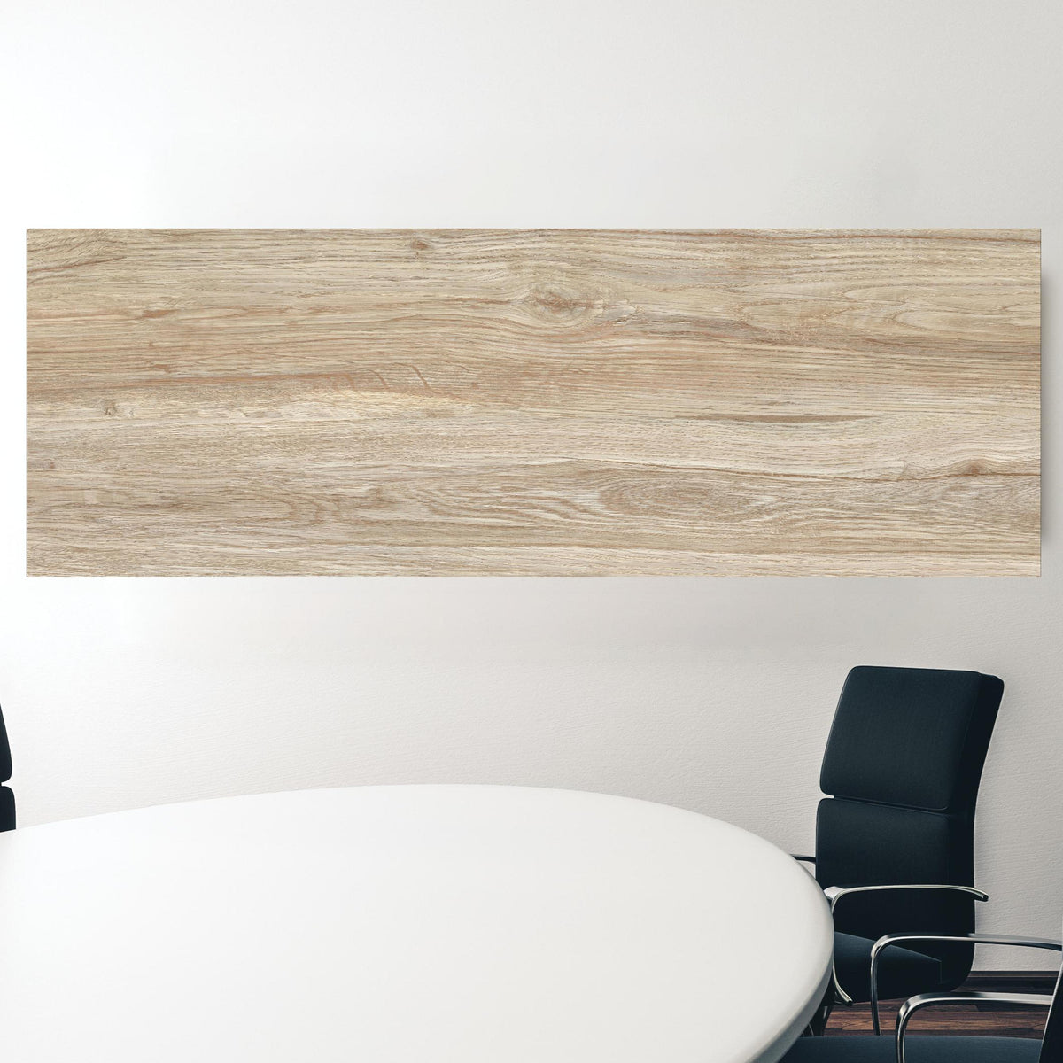 Office Poster - Natürliche Holztextur Hintergrund in einem Konferenzraum hinter weißem ovalem Tisch Zoom