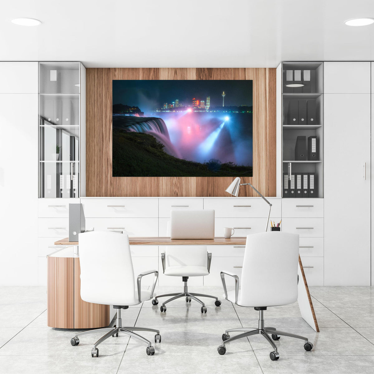 Office Poster - Niagarafälle bei Nacht an einer Holzwand hängend im Büroraum
Office Poster - Niagarafälle bei Nacht an einer Holzwand hängend im Büroraum