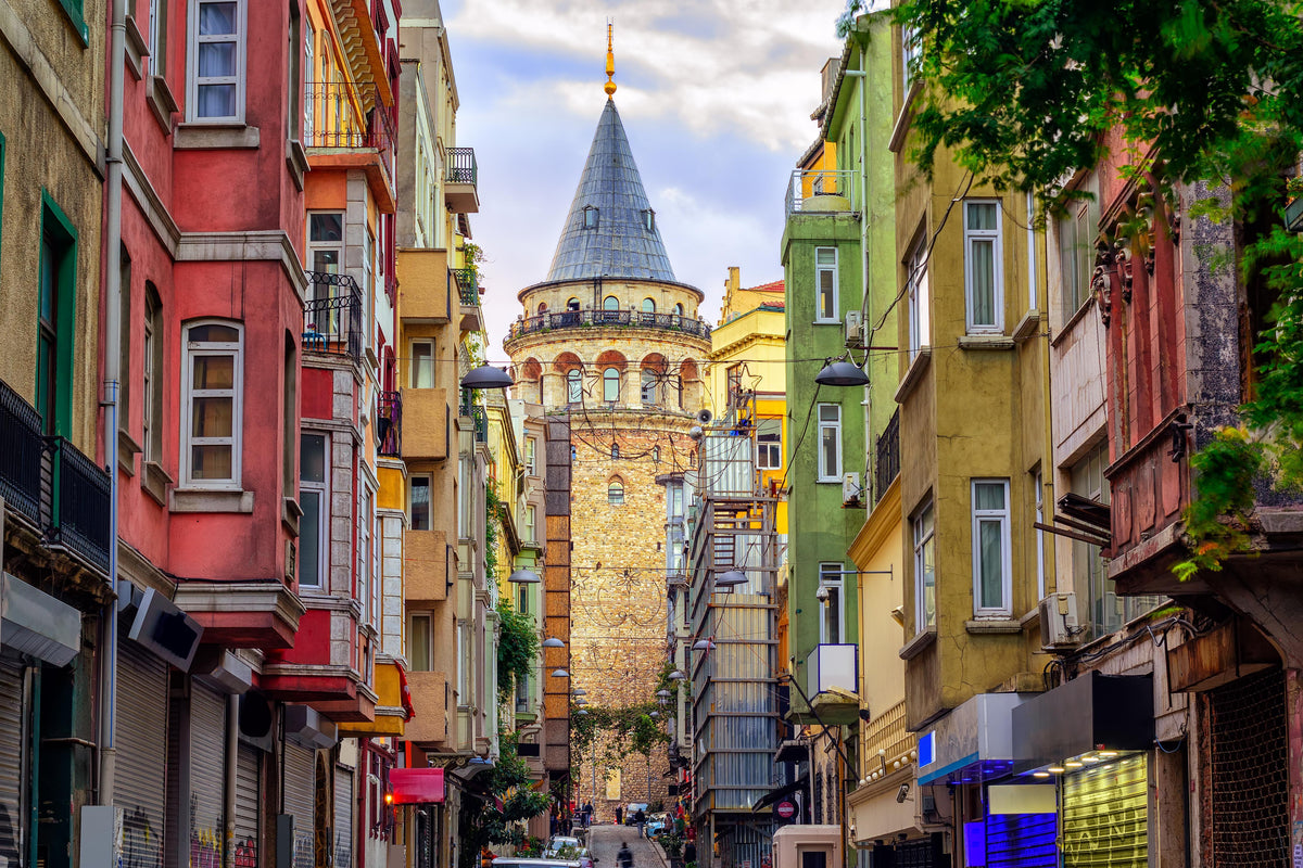 Spritzschutz-Galata-Turm in der Altstadt von Istanbul