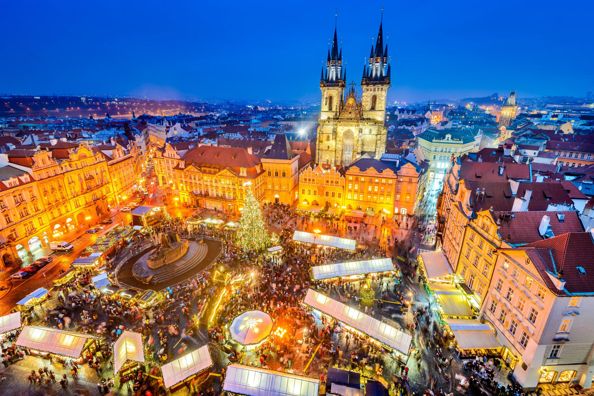 Spritzschutz-Weihnachtsmarkt in Prager Innenstadt