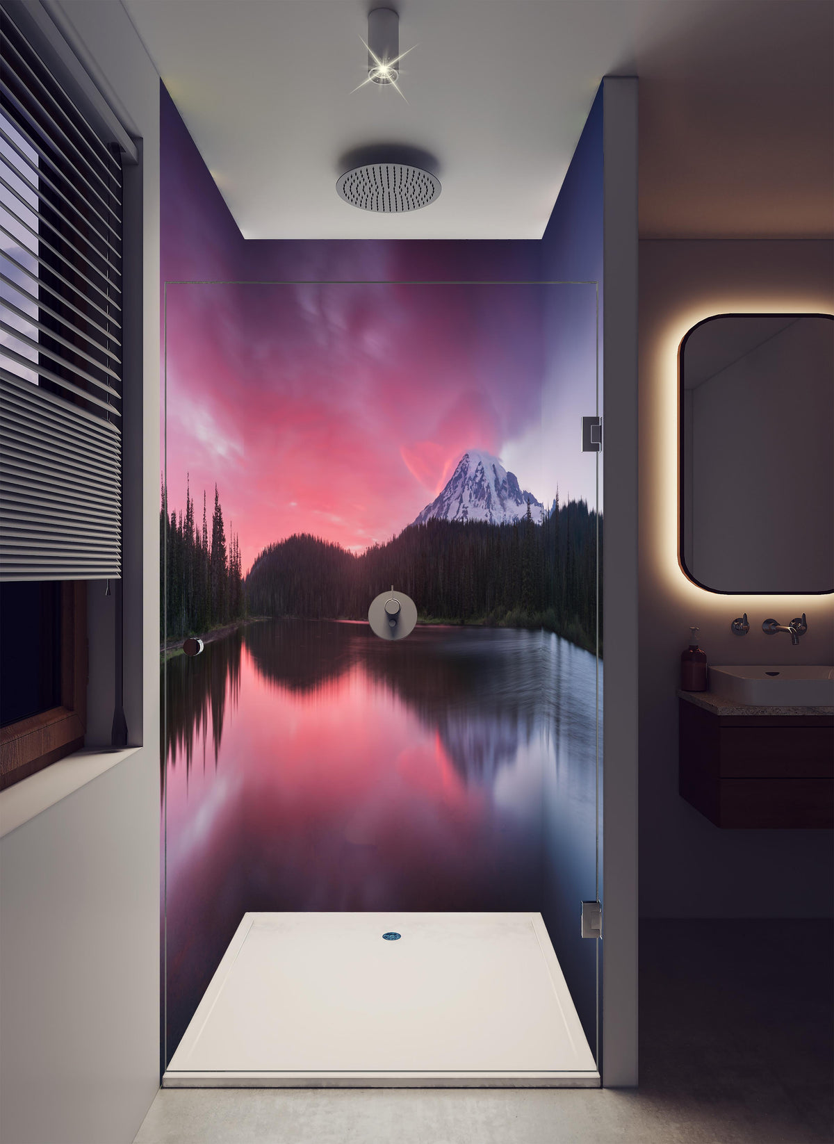 Duschrückwand - Aussicht auf den Mount Rainier in luxuriöser Dusche mit Regenduschkopf