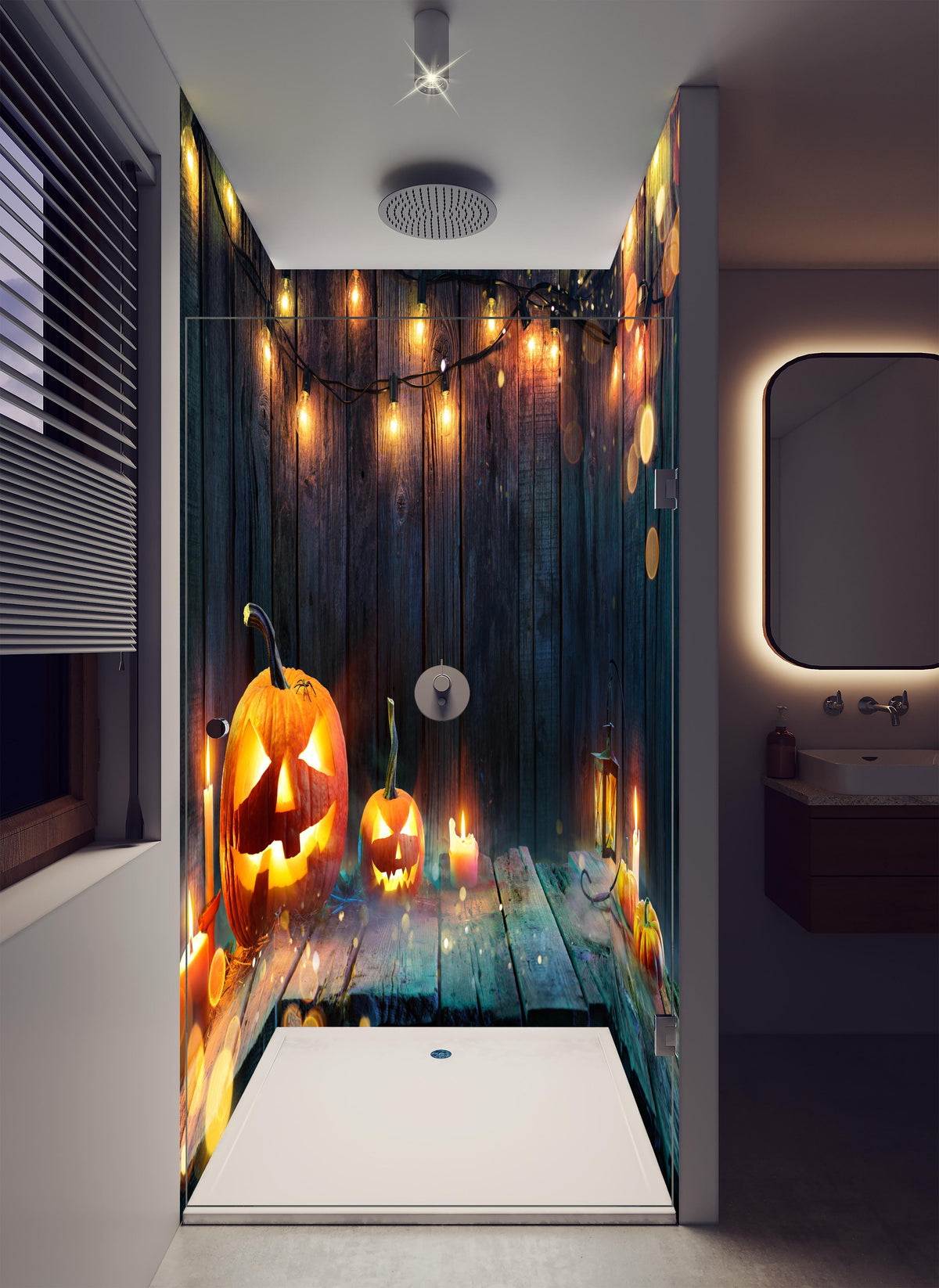 Duschrückwand - Halloween - Kerzen und Lichterketten in luxuriöser Dusche mit Regenduschkopf
