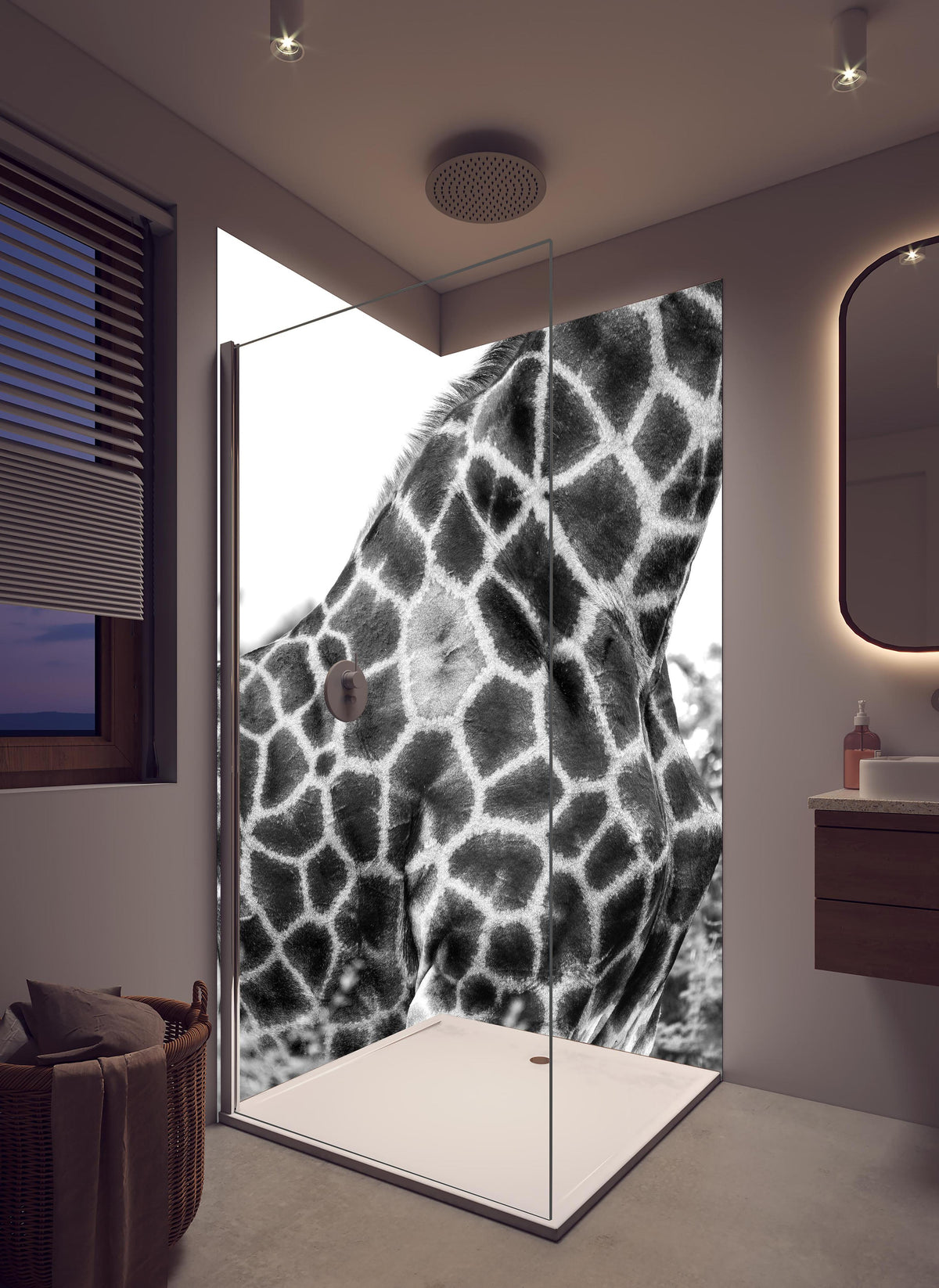 Duschrückwand - Giraffen Oberkörper in hellem Badezimmer mit Regenduschkopf  - zweiteilige Eck-Duschrückwand