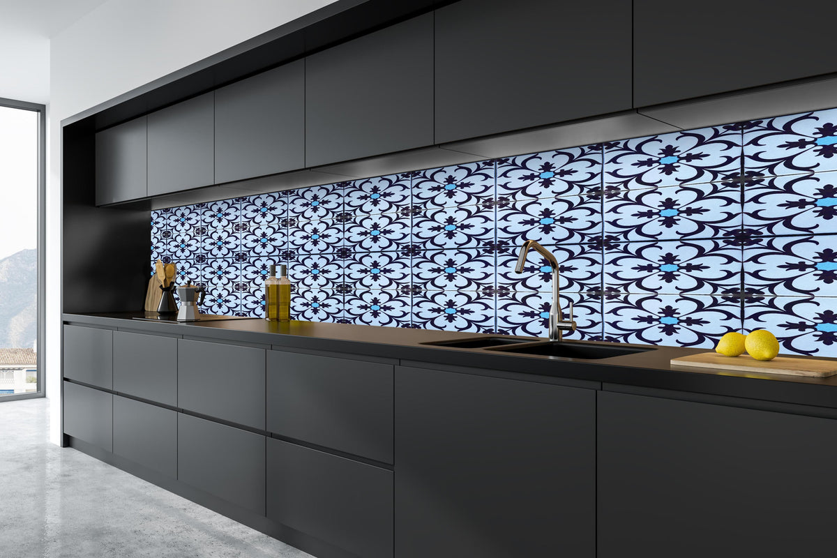 Küche - Bläulich traditionelles Mosaik Motiv in tiefschwarzer matt-premium Einbauküche