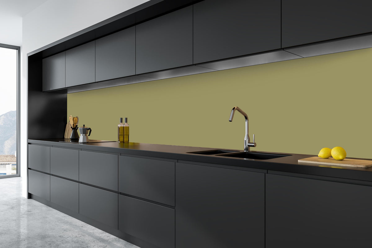 Küche - RAL 1020 (olivgelb) in tiefschwarzer matt-premium Einbauküche