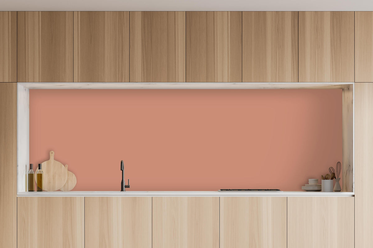 Küche - RAL 3012 (Beige-Rot) in charakteristischer Vollholz-Küche mit modernem Gasherd