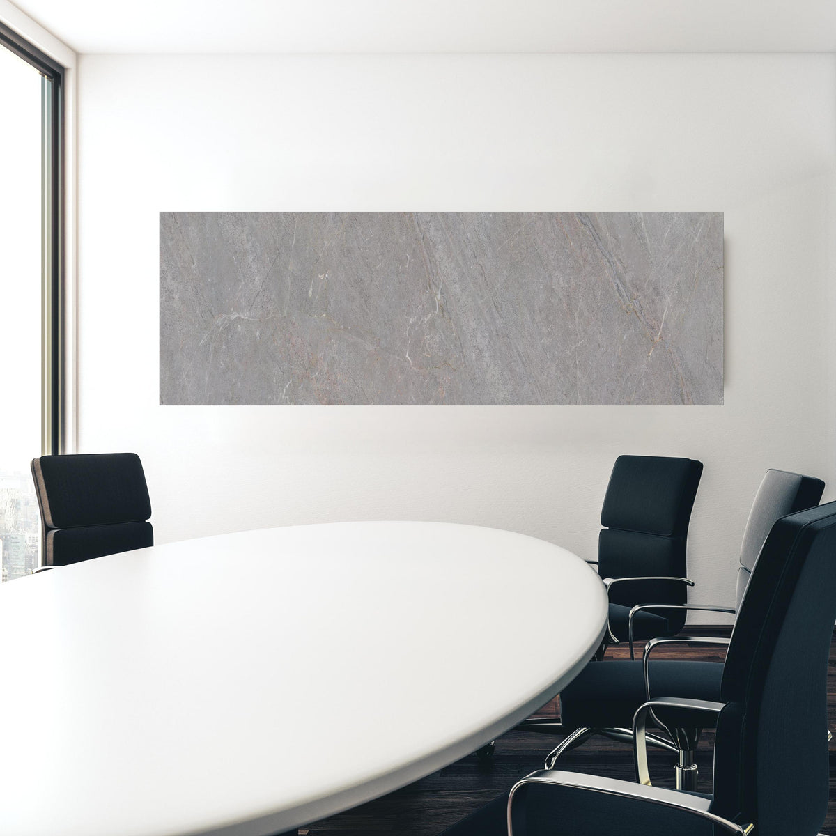 Office Poster  -  Natürliche Graue Marmor Textur in einem Konferenzraum hinter weißem ovalem Tisch