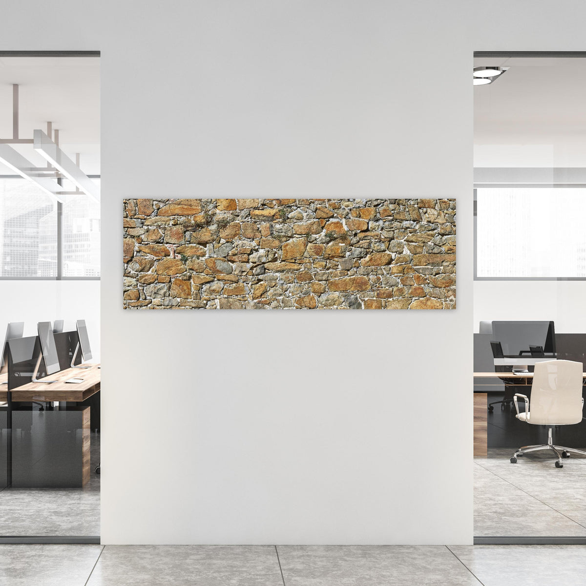 Office Poster  - Alte unverputzte Burgmauer an weißer Wand in hell eingerichtetem Büro