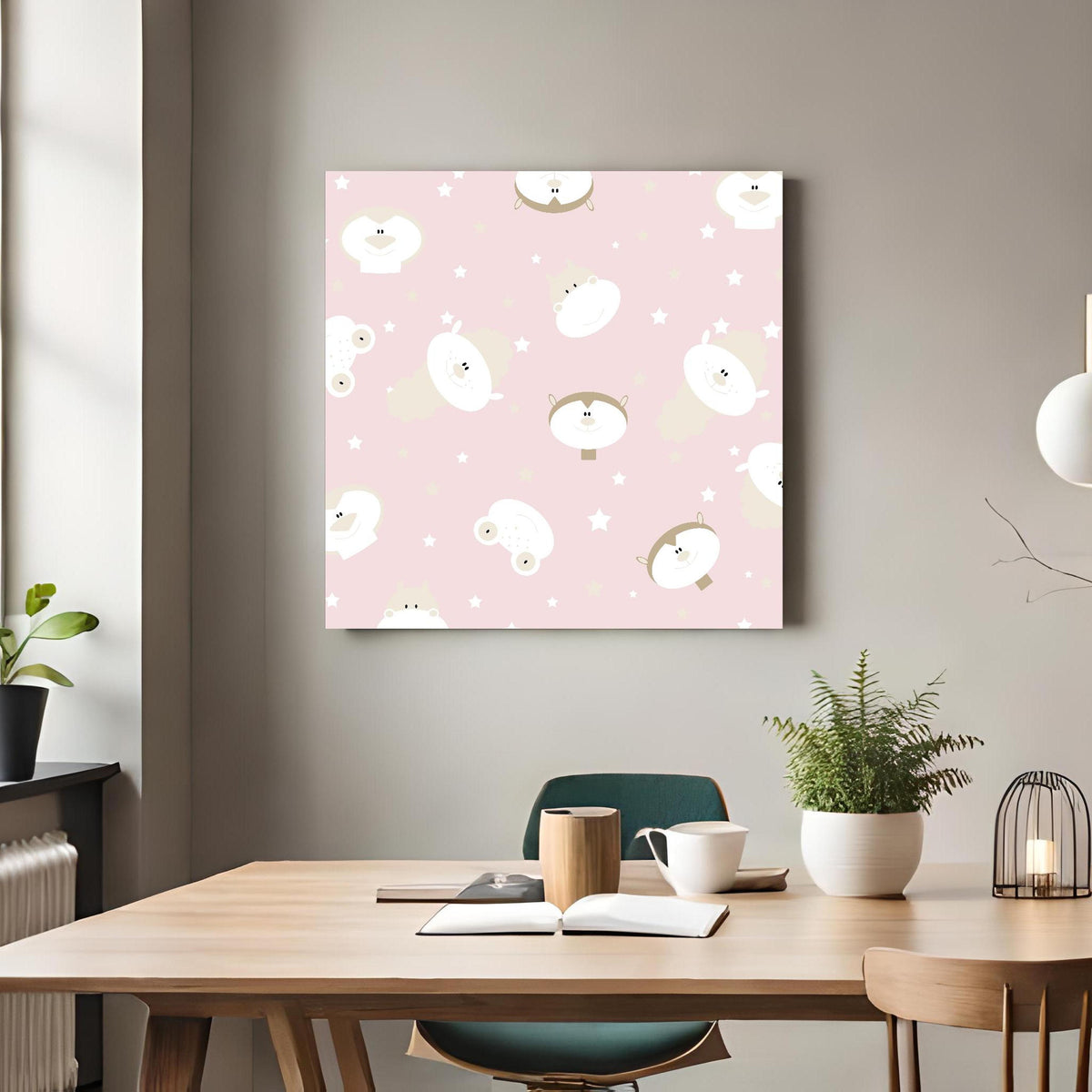 Office Poster  - Fröhliche Tiere bunt gemischt über klassischem Holztisch mit runder Vase - quadratisch