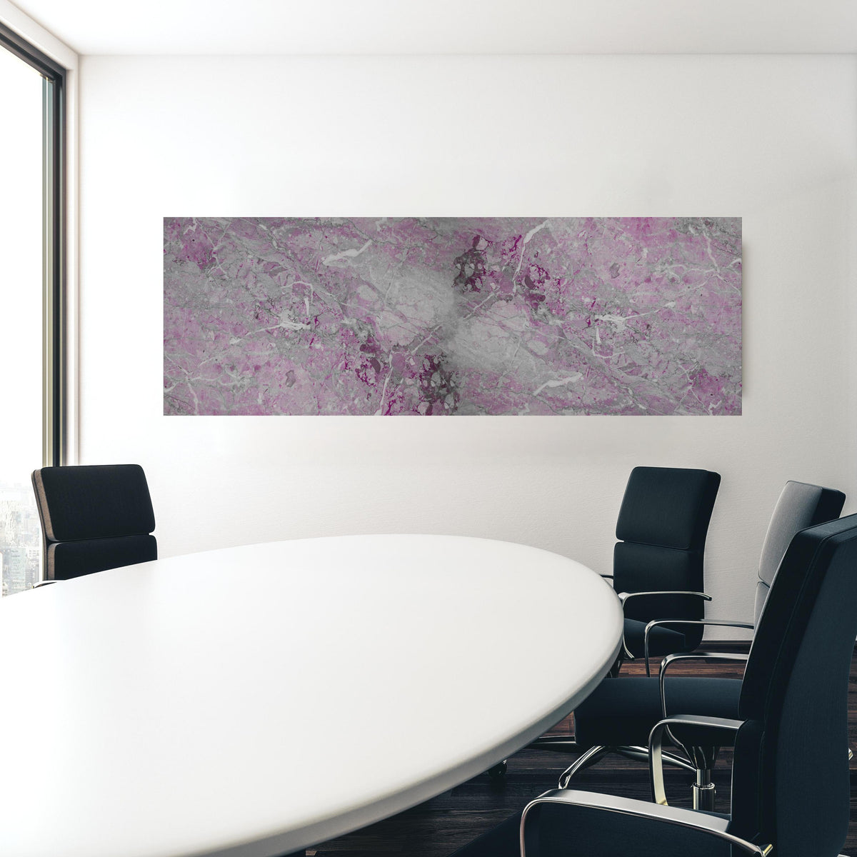Office Poster  - Lila fleckige Marmor Hintergrund in einem Konferenzraum hinter weißem ovalem Tisch