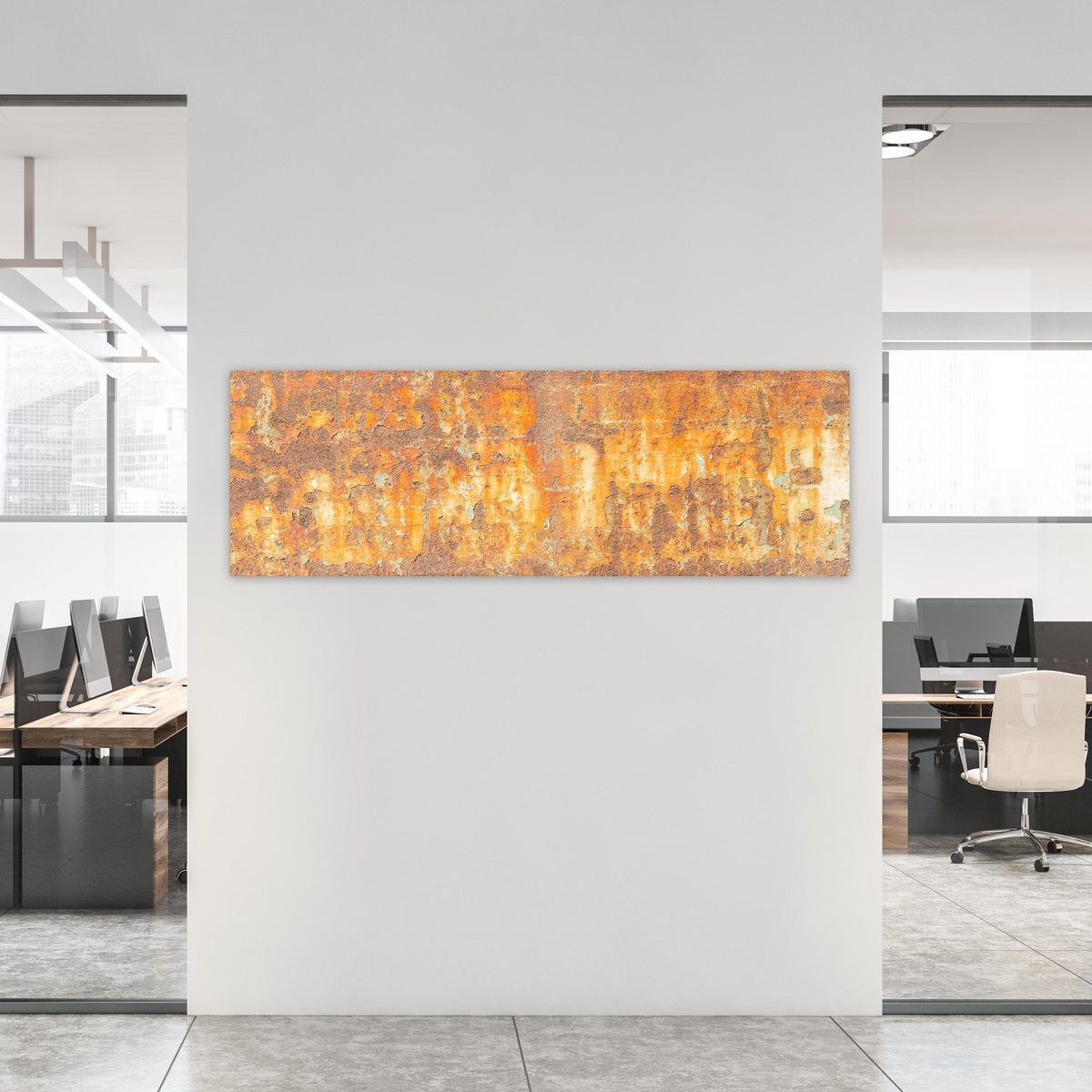 Office Poster  - Rostige Betonwand an weißer Wand in hell eingerichtetem Büro