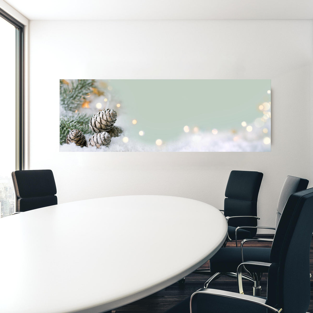 Office Poster  - Schneelandschaft zu Weihnachten in einem Konferenzraum hinter weißem ovalem Tisch