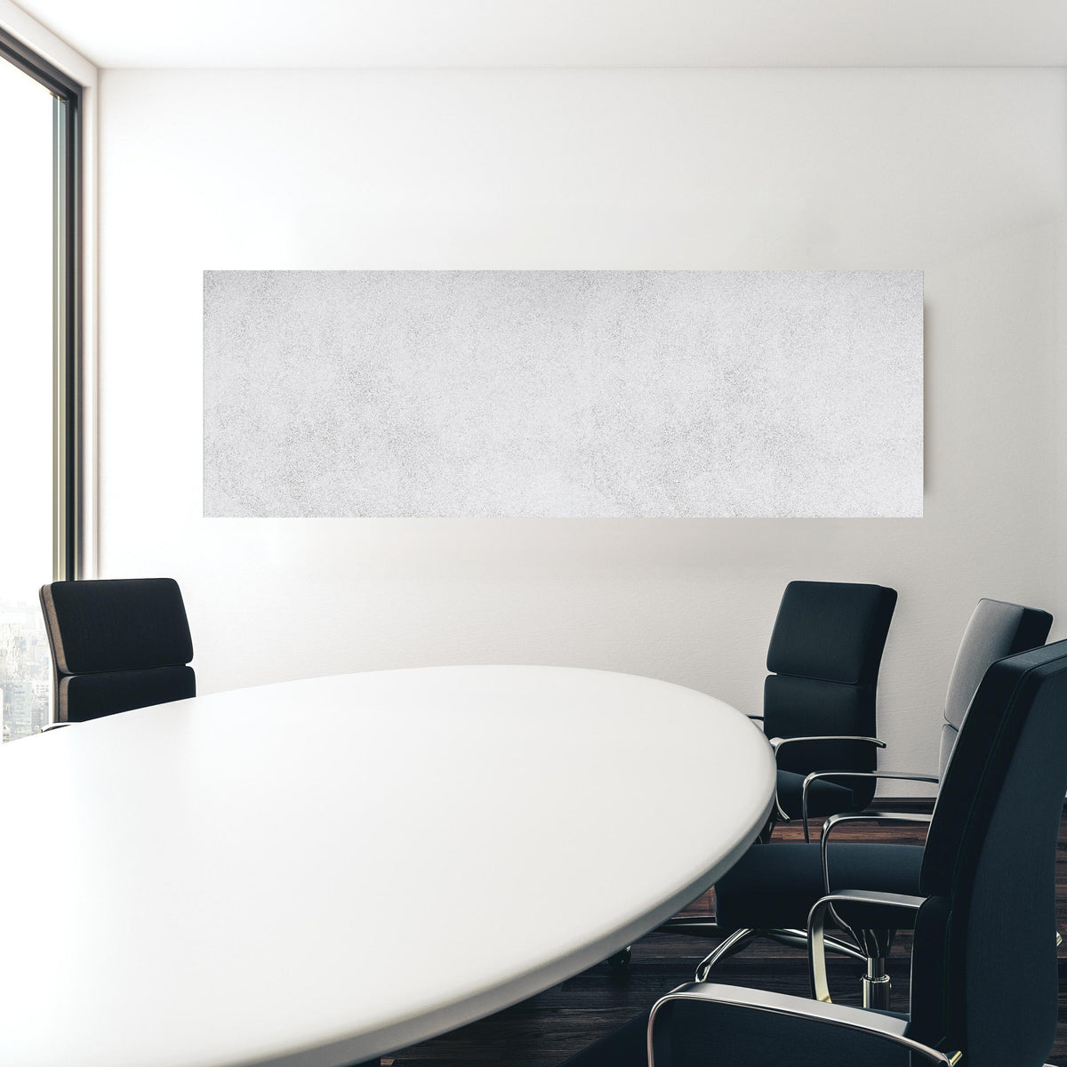 Office Poster  - Weiß-gräuliche Betonwand in einem Konferenzraum hinter weißem ovalem Tisch