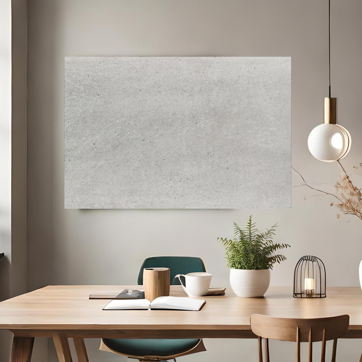 Office Poster  - Weiß graue Betonwand 2 über klassischem Holztisch mit runder Vase - rechteckig