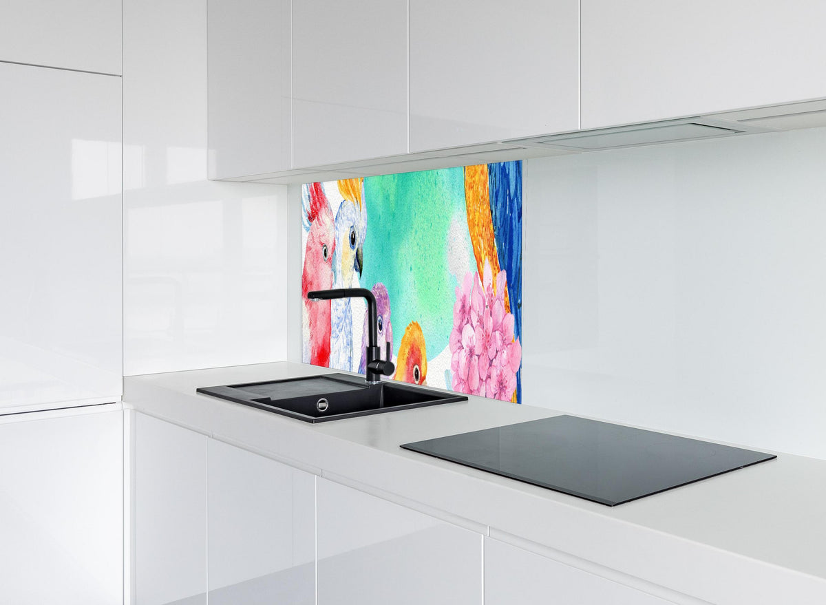 Spritzschutz - Papagei Aquarell - exotisch hinter modernem schwarz-matten Spülbecken in weißer Hochglanz-Küche