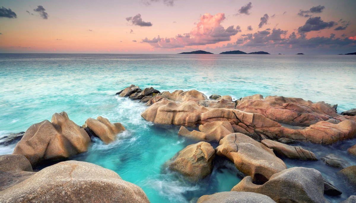 Spritzschutz-zauberhaftes Felsen in Seychellen