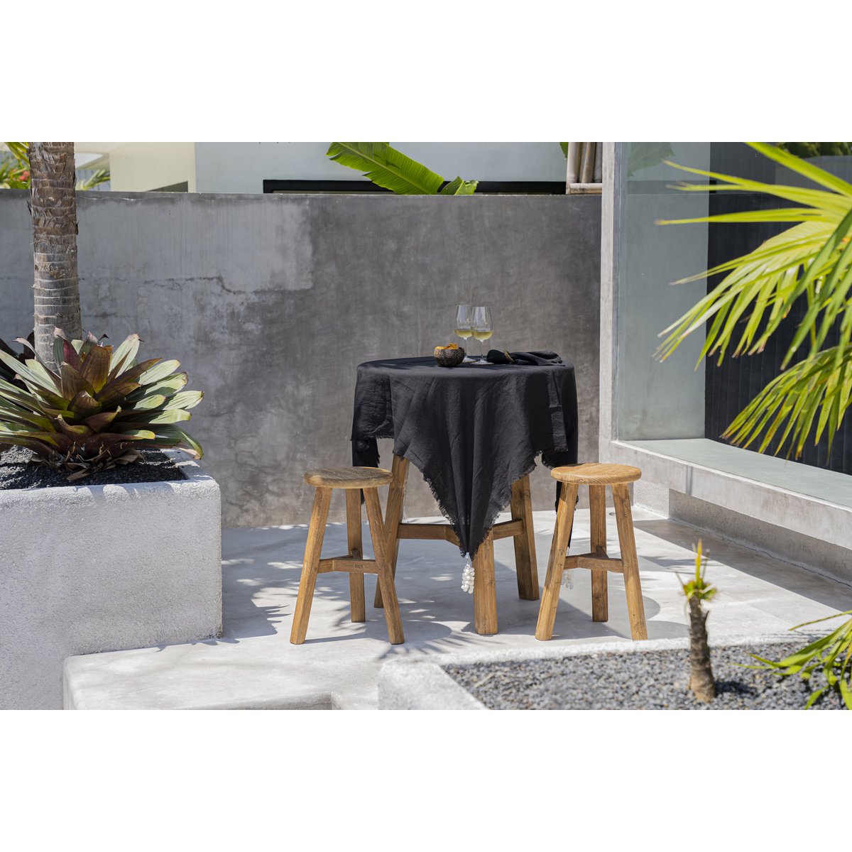 Die Leinentischdecke – Schwarz – 150 x 150